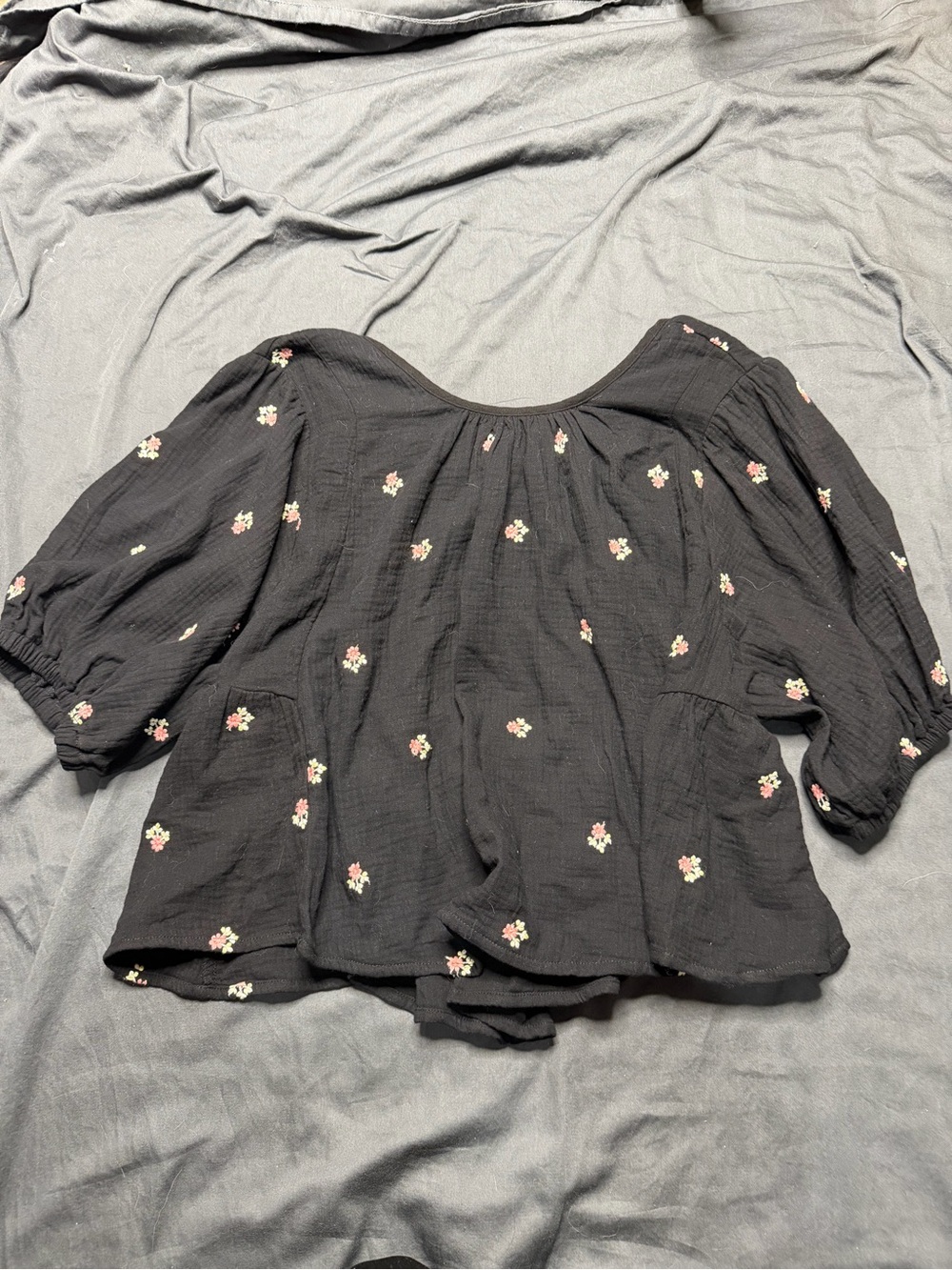 Black Floral Puff-Sleeve Tunic Blouse